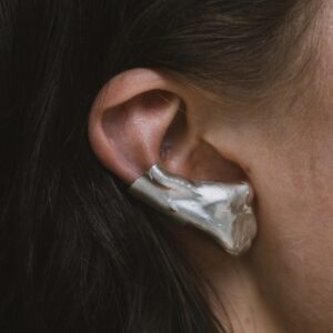 Lower half anatomical earcuff